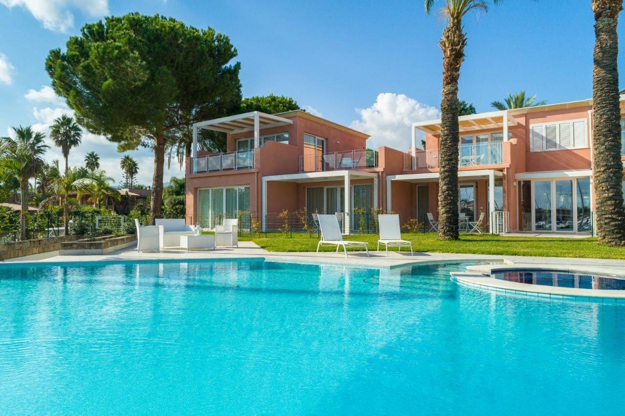 Residence Delfino, Portorosa Furnari Exterior foto